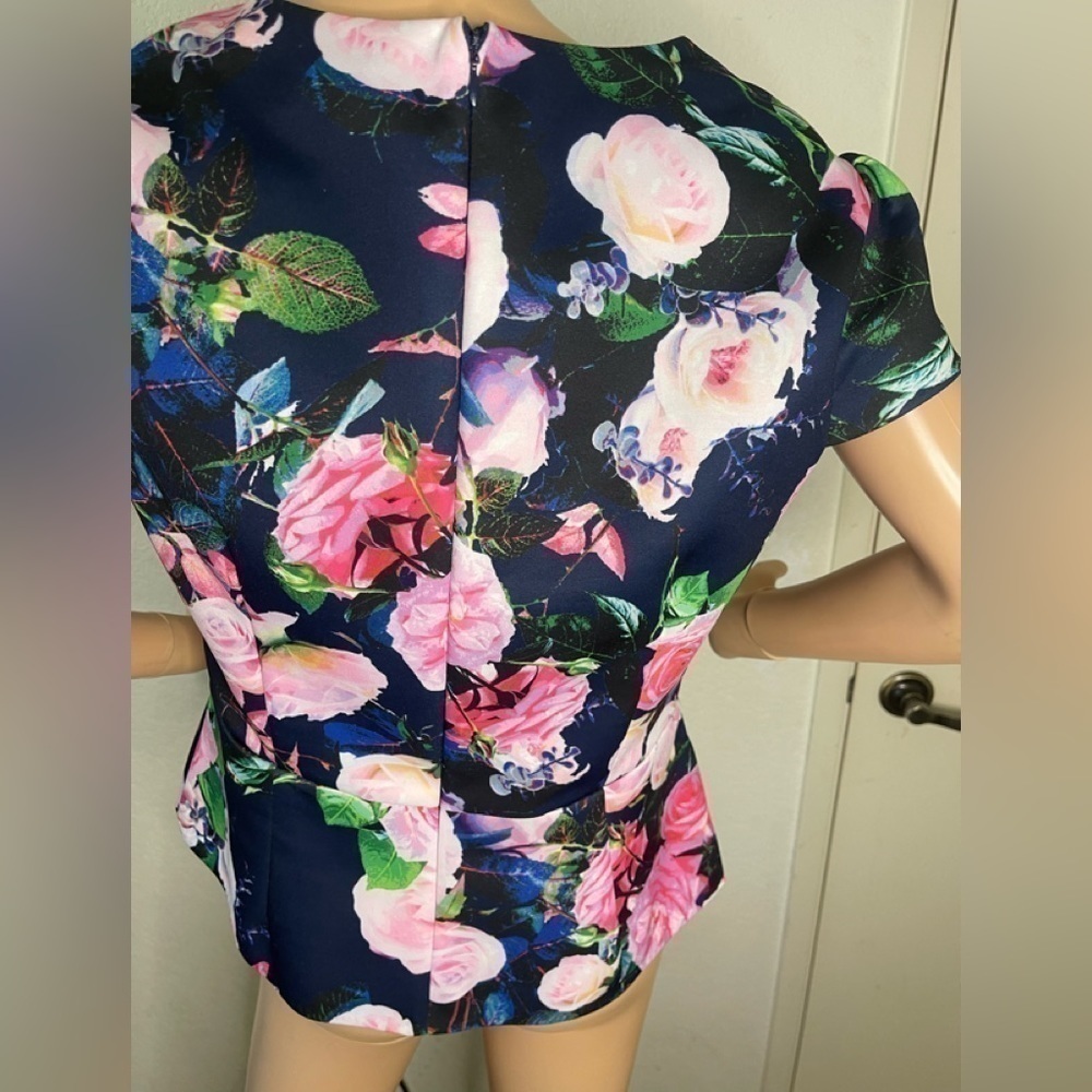 🌸 Betsey Johnson Floral Peplum Top Size 14 EUC - Picture 9 of 10